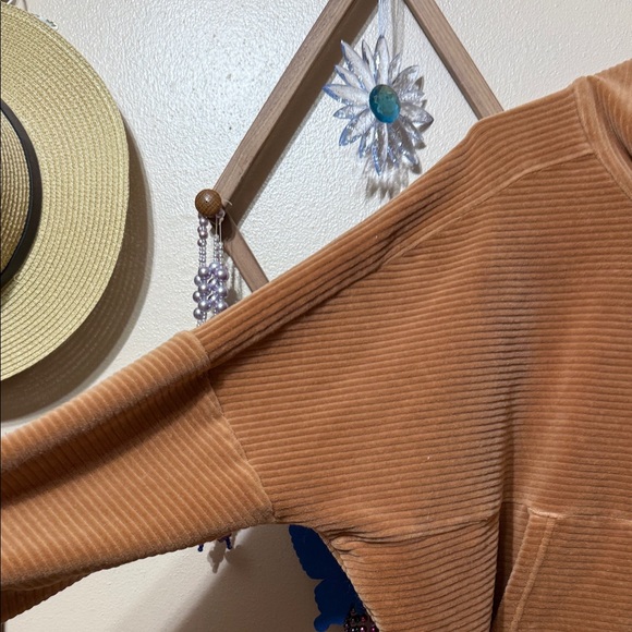 Prana Brown Half-Zip Crop Top - Picture 6 of 9